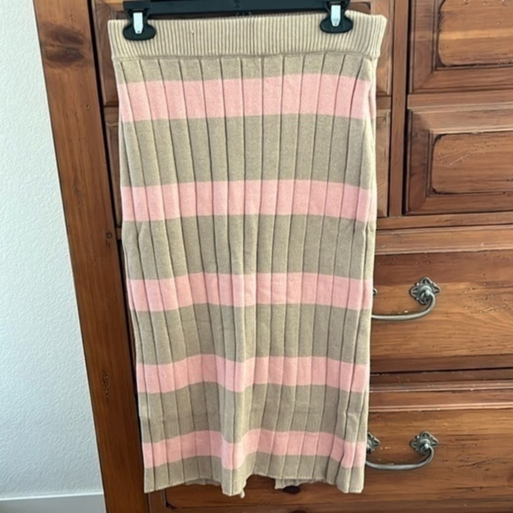NWT Hem And Thread Women’s Tan And Pink Skirt Size Large